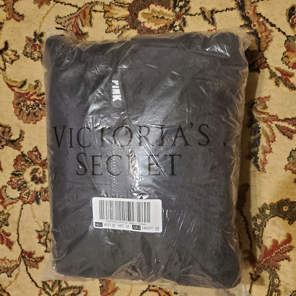 *SOLD* VS Pink Teddy Half-Zip Pullover NWT Black - Picture 5 of 6